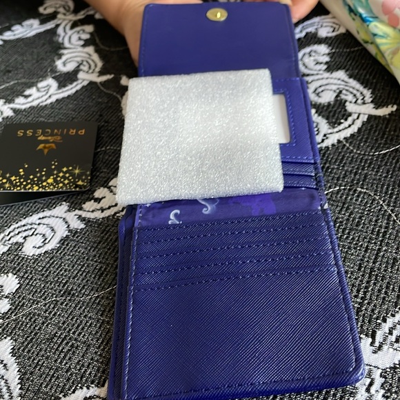 Disney Jasmine Loungefly wallet - Picture 4 of 4